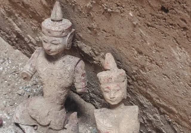 Karachi dig: Ancient statues unearthed